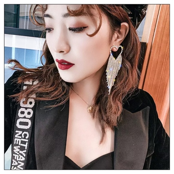 NEW Silver Crystal Rhinestone Tasseled Heart Statement Earrings - Picture 3 of 5